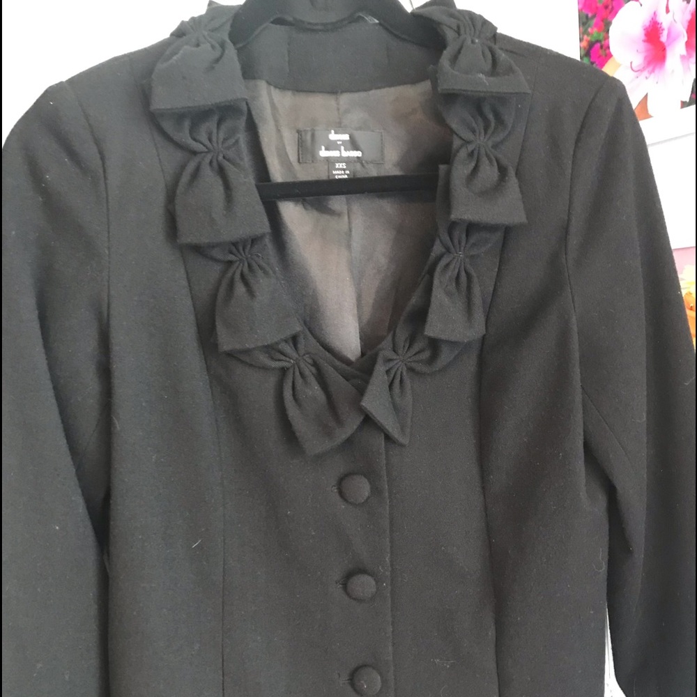 - Dennis Basso  fully lined Black jacket w/ buttons & bows